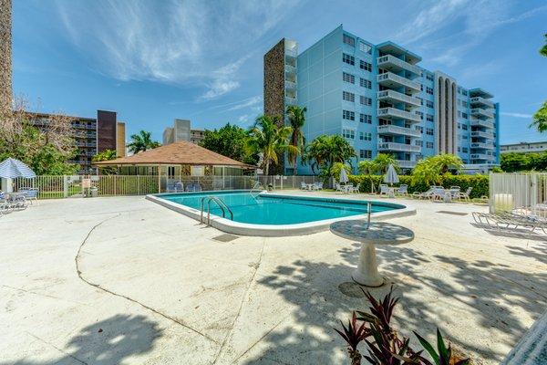 Another Condo Sold in 93 days (After the seller tried 3 other realtors for 2 YEARS!) Hallandale Beach, FL