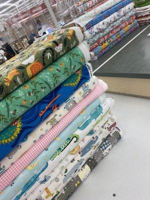 I came home with many yards, we will donate many blankets to the NICUs :)))