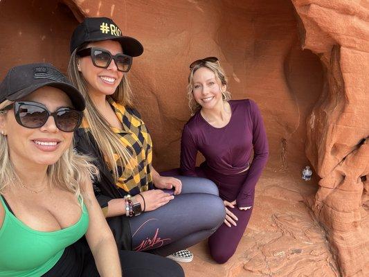 Finding some cute caverns for pics with these pretty ladies.. we may have needed to climb and get a boost but it was worth the photo op