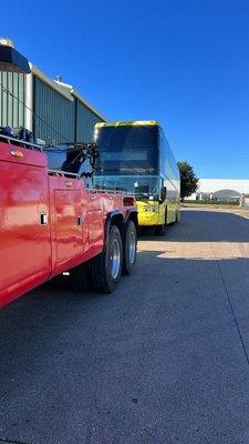 Two floors passengers bus 65k pound towing, big challenge completed