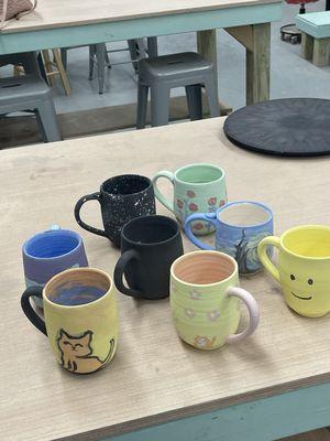 Mugs to glaze