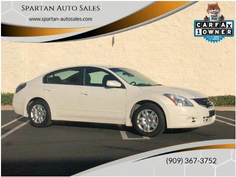 Come test drive this 2012 Nissan Altima 2.5S  listed below Kelly Blue Book FPP.