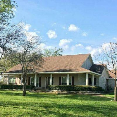 Getting ready to Remodel the inside of this Beautiful China Springs Ranch. Demo starting soon.