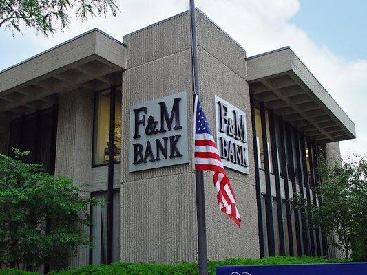 F&M Bank 200 1st St SW #100 Location.