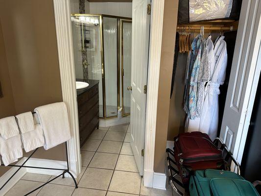 Cozy bathrobes and en suite bathroom.