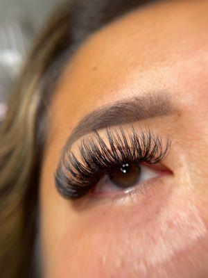 Wispy Volume Lashes