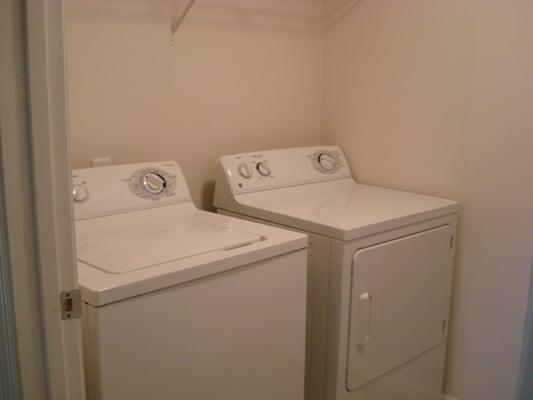 Full-size washer & dryer in every apartment home