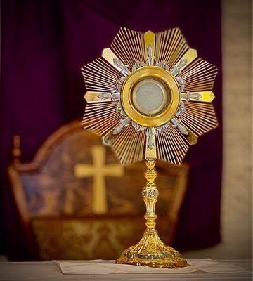 Eucharistic Adoration on a Friday morning during Lent 2022