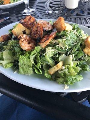 Cesar salad with shrimp