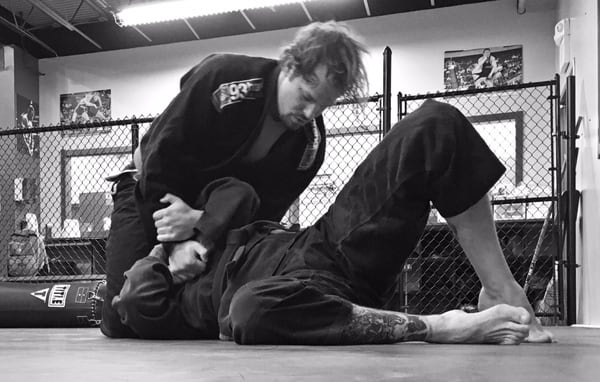 Locking up the Kimura grip