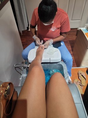 Super comfy pedicure chair!