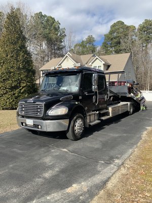 Browser's Towing. Awesome rig!