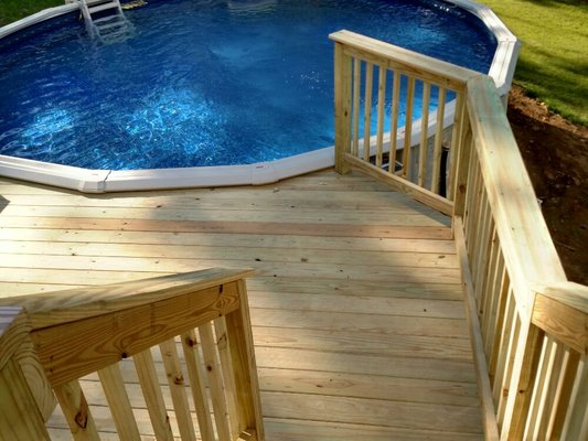 Pool deck in Auburn NH