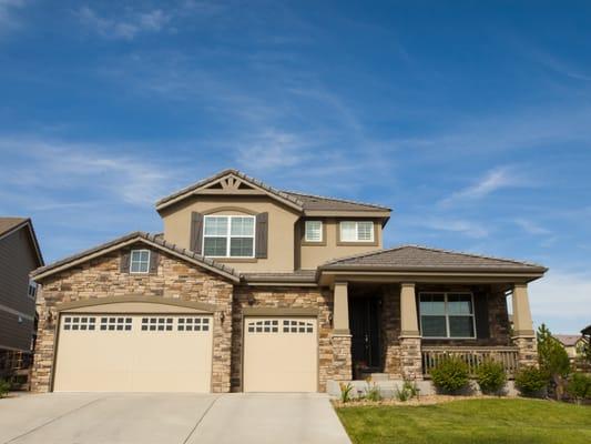 Aurora painters painting exterior homes and businesses in Colorado.