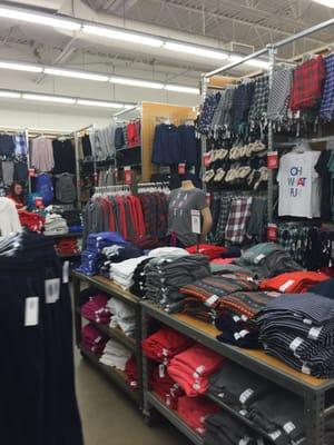 Bellingham Old Navy -- Charles River Centre : 253 Hartford Avenue / Route 126, Bellingham         Interior