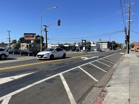 A very busy Washington Avenue but parking is easy