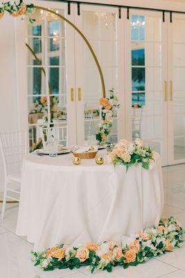 Our sweetheart table  (Photo by Amanda Robbins Photography)