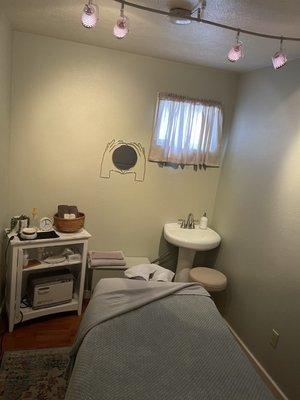 Treatment room. Very comfortable!!