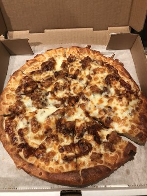 BBQ chicken pizza