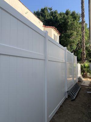 Fence between two neighbors with different heights