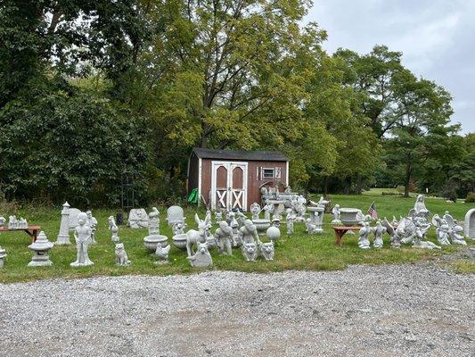 Garden statues, no prices on them