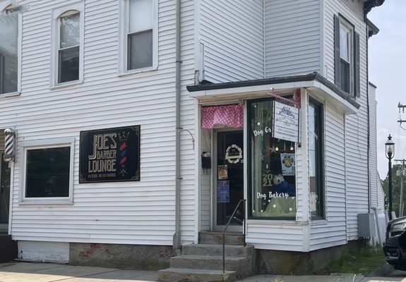 Joe's Main Street Barber Shop