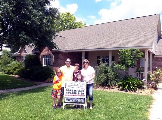 Market Realty, Inc proudly served the Williams family and they are happy to now be Carmine residents!