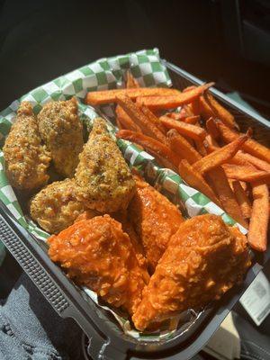 Lemon Pepper & Buffalo wings with sweet potato fries - 10/10