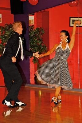 Learn to swing dance, ballroom dance, salsa dance, country western dancing, and social and party dances for fun!