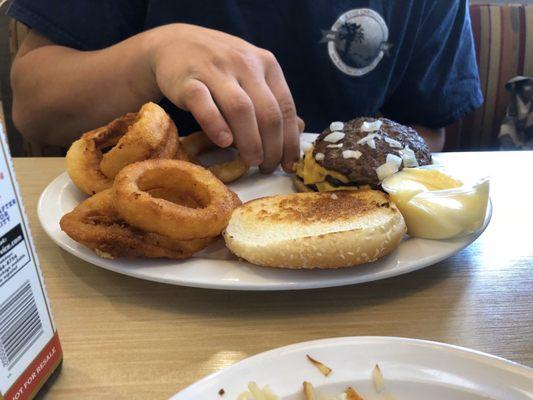 Cheese burger and onion rings