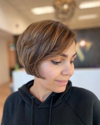 Pixie bob with honey highlights and root smudge