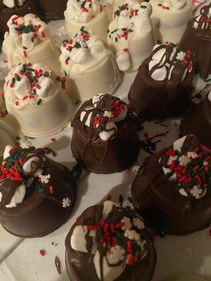 Peppermint Hot Chocolate Bombs