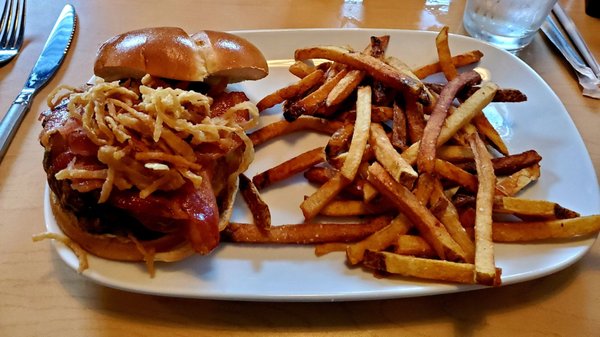 Sant Fe Burger and French fries