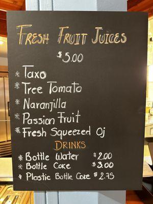 Jugos frescos. Fresh-squeezed tropical juices.