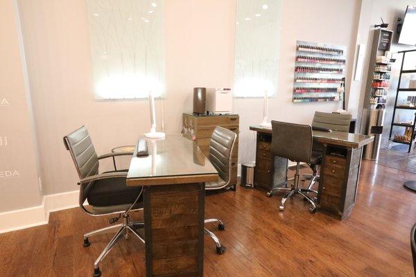 Salon & Spa 511 - Nail Stations