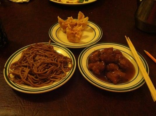 "Buffet" with Japanese stir fried noodles, Honey Chicken and Crab Ragoon