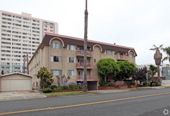 Chez Cannes Apartment Building Santa Monica, CA