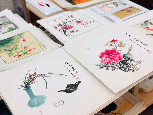 Many Chinese paintings