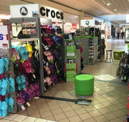 Crocs at Miller Hill