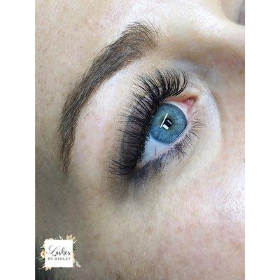 Natural Volume lashes