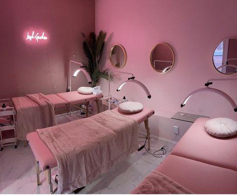 Lash room