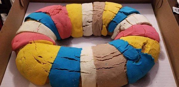 I ask them to make me a Custom Rosca de Reyes