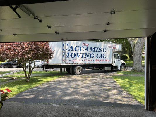 Gigantic truck moves to quiet neighborhood ranch!