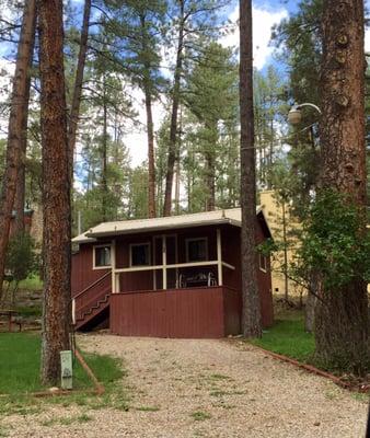 Chic rustic cabin out in the forest of the Apache mountains. If your a nature lover like me, then this is the place is good.