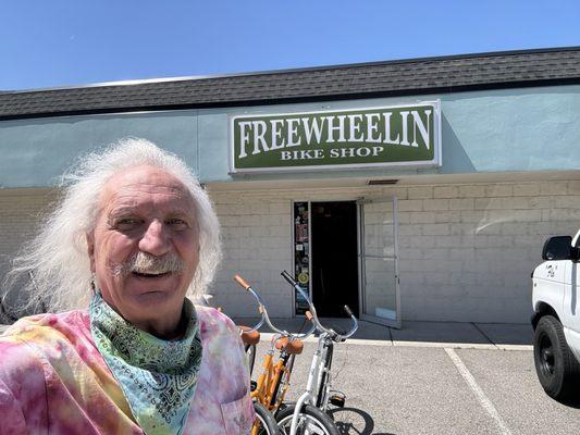 Welcome to the  "FreeWheelin' Bike Shop"