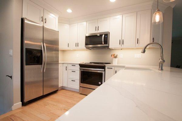 Crisp and Clean Kitchen Remodel - Dundee