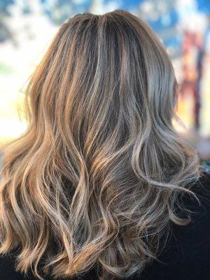 Pretty vanilla cone blonde