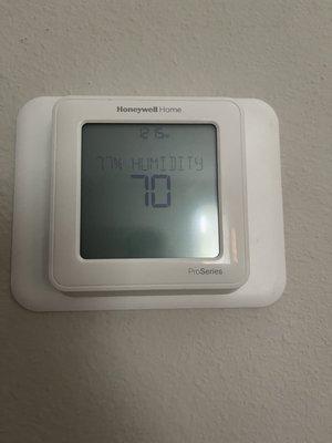 Thermostat 77% humidity