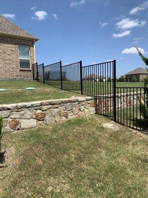 Guzmán fences and welding