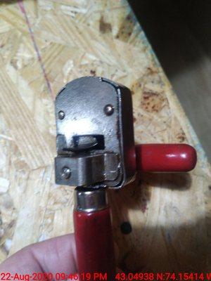 A perfectly working 1929 can opener never seen one bought it  I used it the same night I now use this to open all my cans,